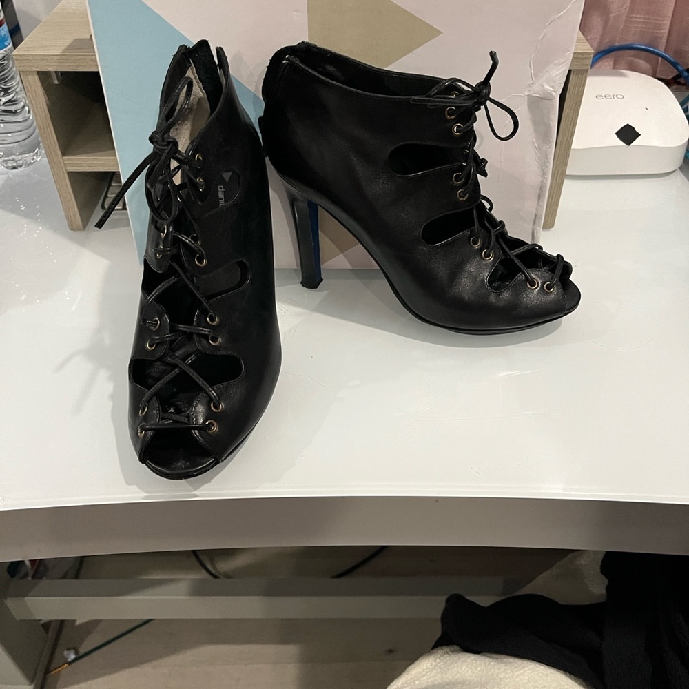 Dani Black Elegant Black Lace-Up Women's Boots
